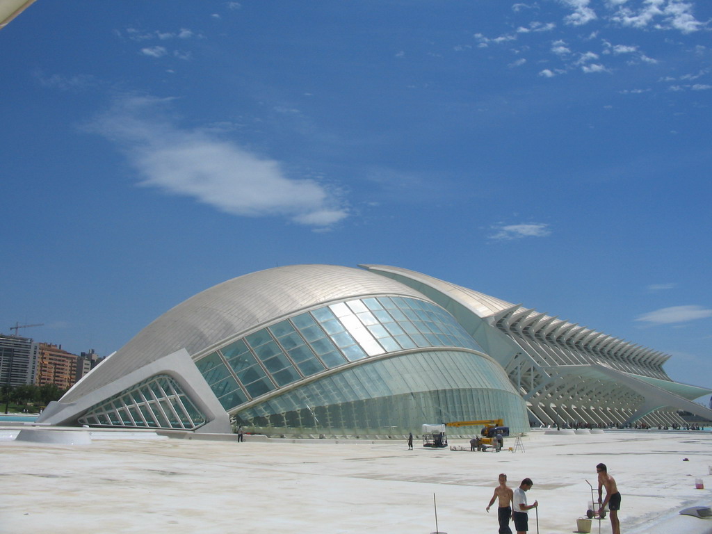 The Hemisfèric cinema and the Museu de les Ciències Príncipe Felipe museum at the Ciudad de las Artes y las Ciencias complex