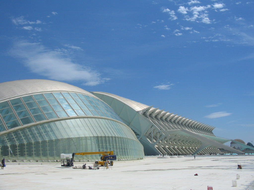 The Hemisfèric cinema and the Museu de les Ciències Príncipe Felipe museum at the Ciudad de las Artes y las Ciencias complex