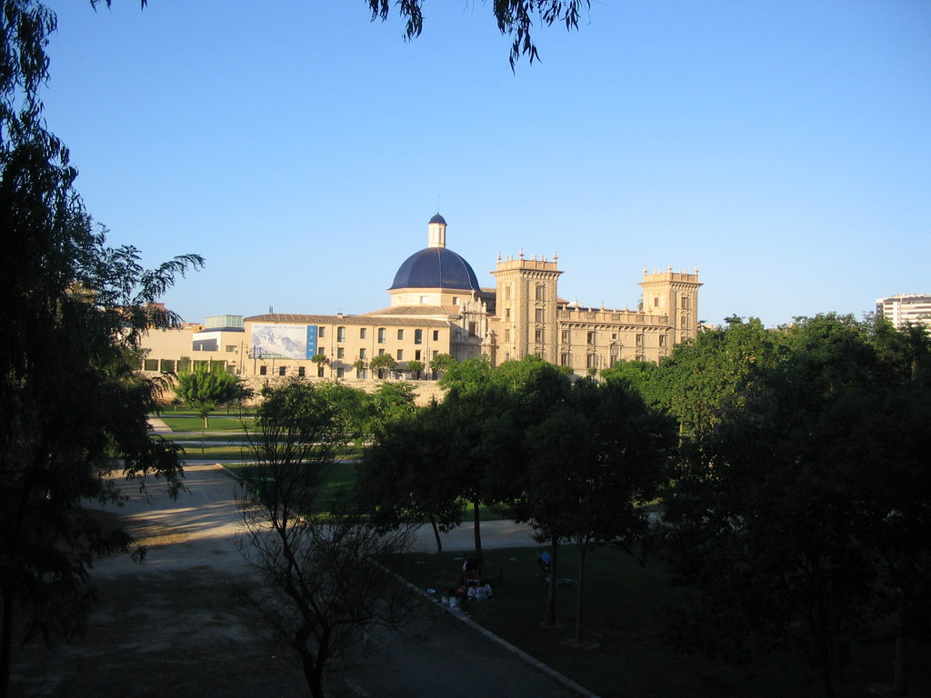 The Jardí del Túria park and the Museu de Belles Arts de València museum, viewed from the Pont de la Trinitat bridge