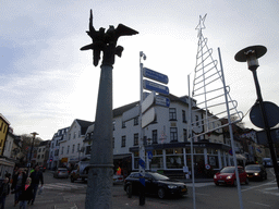 Column at the crossing of the Grendelplein square, Daalhemerweg road and Cauberg street