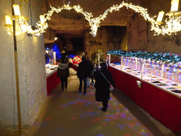 Miaomiao and candies at the christmas market at the Municipal Cave