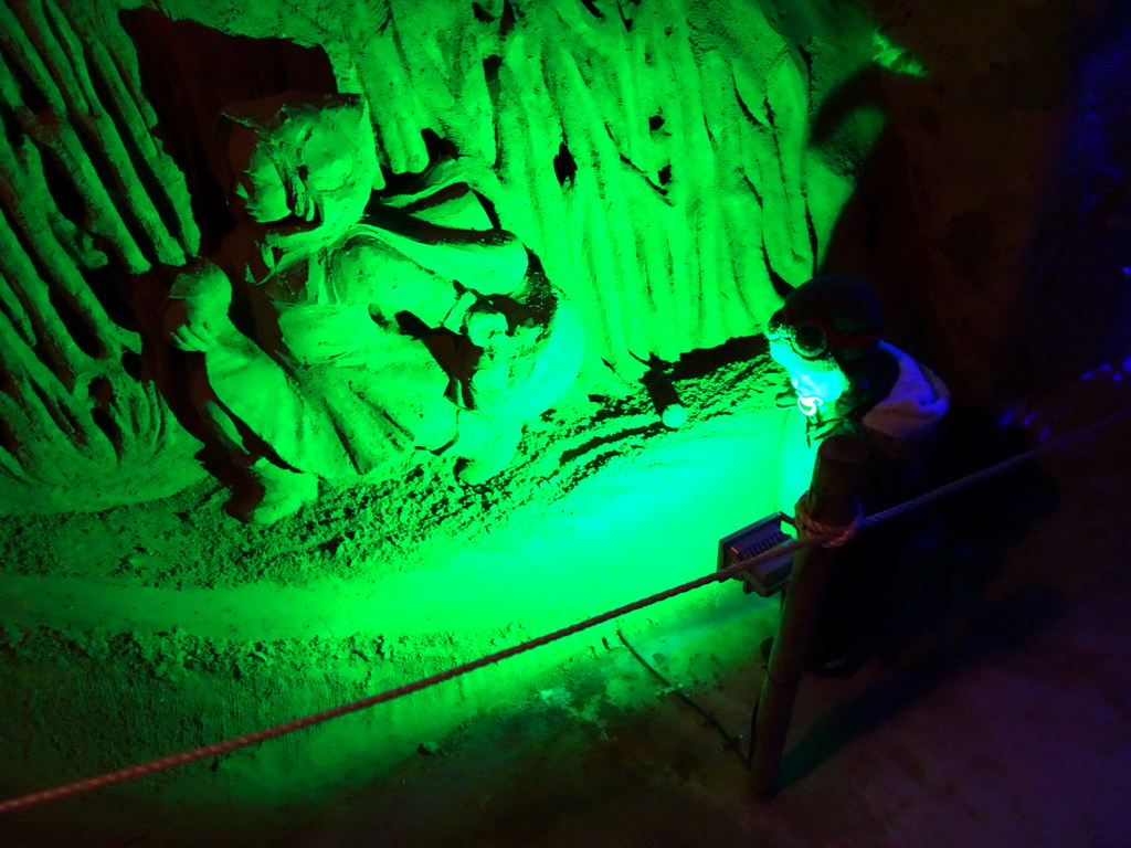 Max with a sand sculpture of Little Red Riding Hood, at the Winter Wonderland Valkenburg at the Wilhelmina Cave