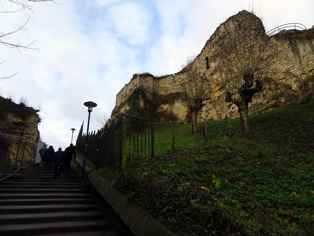 The staircase at the Van Meijlandstraat street and the ruins of Valkenburg Castle