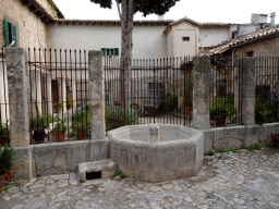 Fountain at the Carrer de Jovellanos street