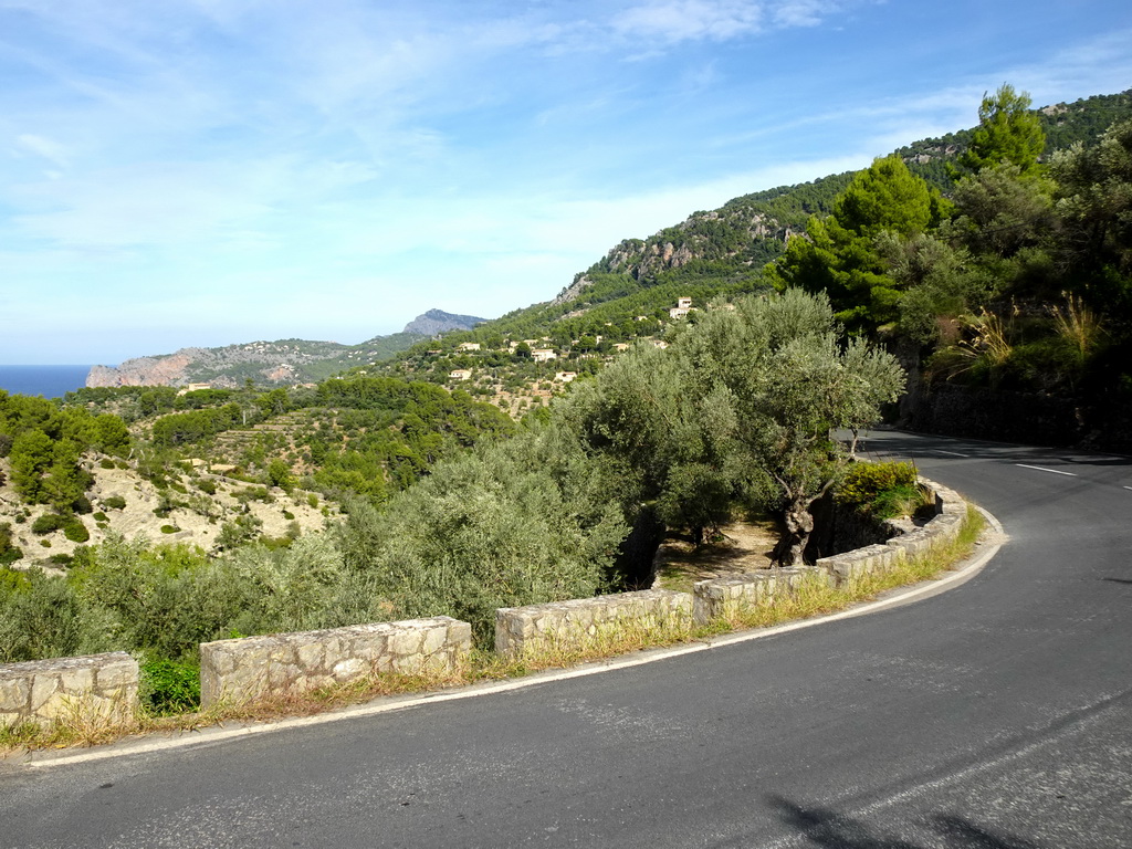 The Ma-10 road to Deià, viewed from the rental car