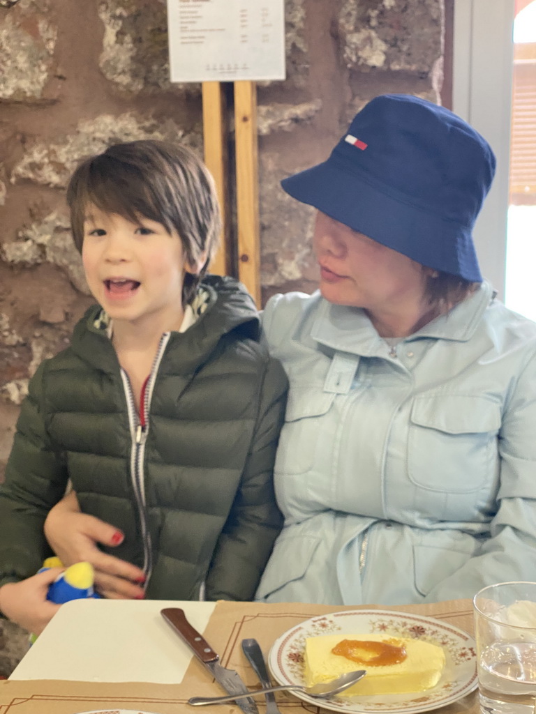 Miaomiao and Max having dessert at the first floor of the Tierra Guanche restaurant