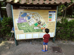 Max with a map of Zoo Veldhoven