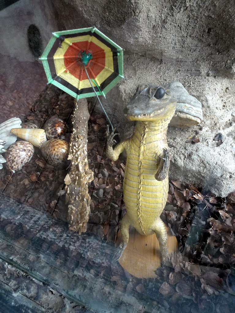 Crocodile statuette at the Upper Floor of the Bamboo Jungle hall at Zoo Veldhoven