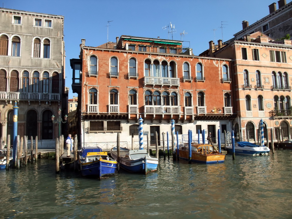 Buildings and boats at the Canal Grande, viewed from the Canal Grande ferry