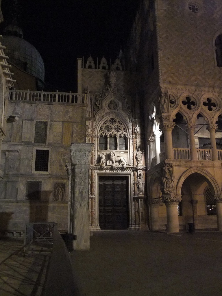 The Porta della Carta gate to the Palazzo Ducale palace at the Piazzetta San Marco square, by night