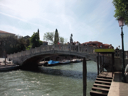 Miaomiao on the Ponte del Prefetto bridge over the Rio Novo canal