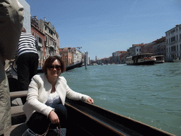 Miaomiao on the gondola ferry from the San Tomà district to the San Samuel district, with a view on the Canal Grande
