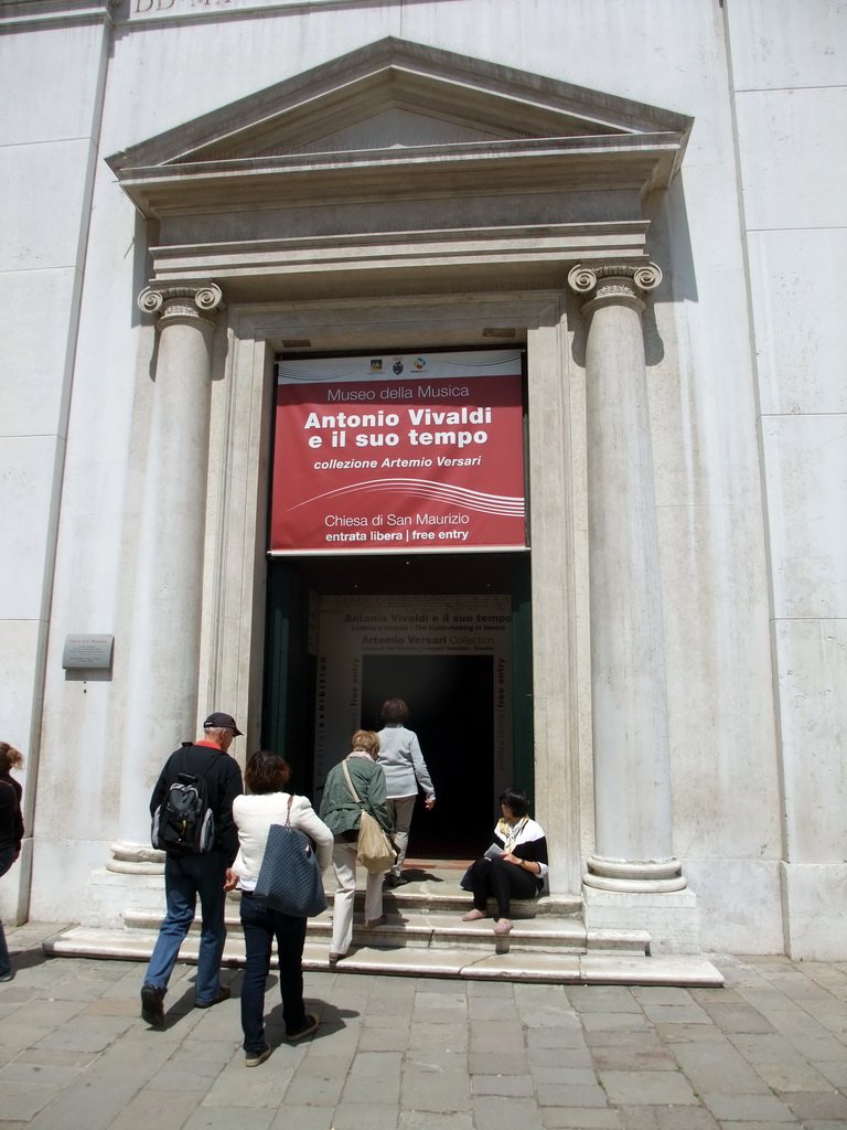 Miaomiao in front of the Chiesa di San Maurizio church at the Campo San Maurizio square