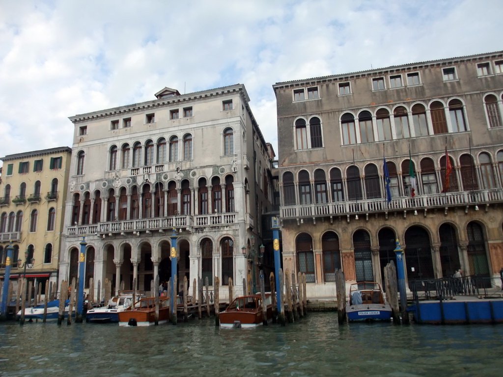 Buildings and boats at the Canal Grande, viewed from the Canal Grande ferry