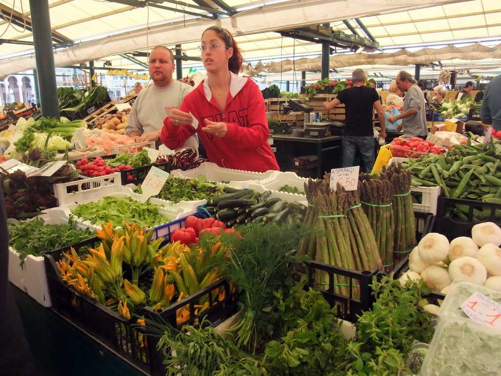 Vegetable market stall at the Campo della Pescaria square