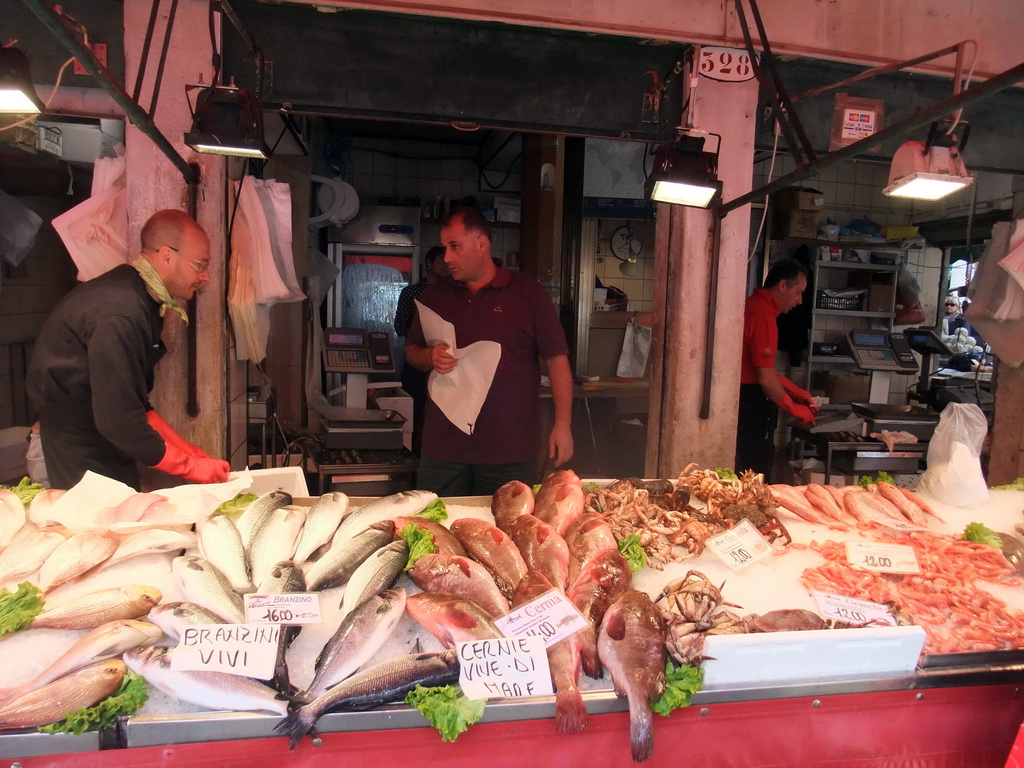 Fish market stall at the Campo della Pescaria square