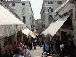 Shops at the southeast side of the Ponte di Rialto bridge over the Canal Grande