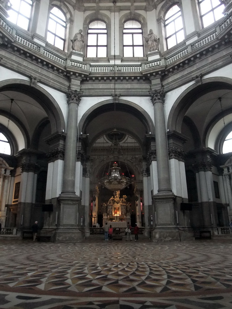 Nave, apse and high altar with the holy icon of Panagia Mesopantitisa at the Basilica di Santa Maria della Salute church