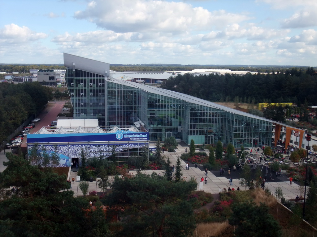 The Villa Flora Building and the Bloomin` Holland building at the Green Engine section, viewed from the Floriadebaan funicular