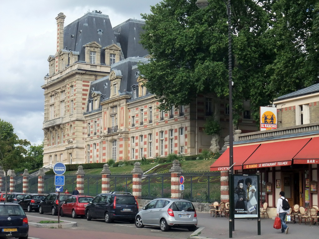 South side of the City Hall of Versailles