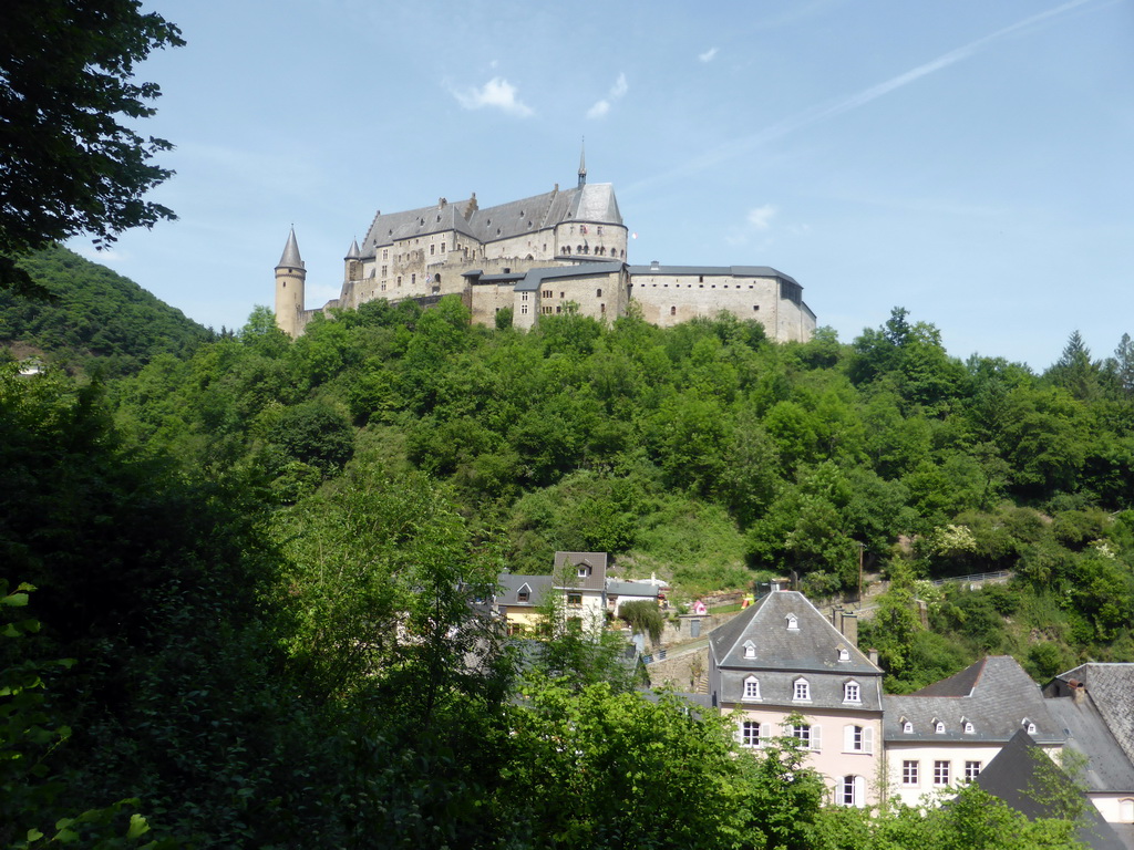 The Vianden Castle and the Grand-Rue street, viewed from the Rue de Diekirch street