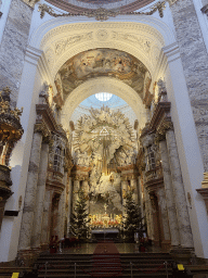 Apse and altar of the Karlskirche church