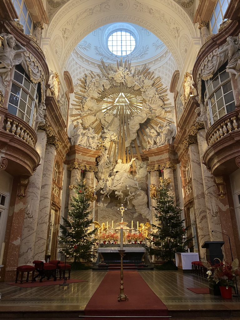 Apse and altar of the Karlskirche church