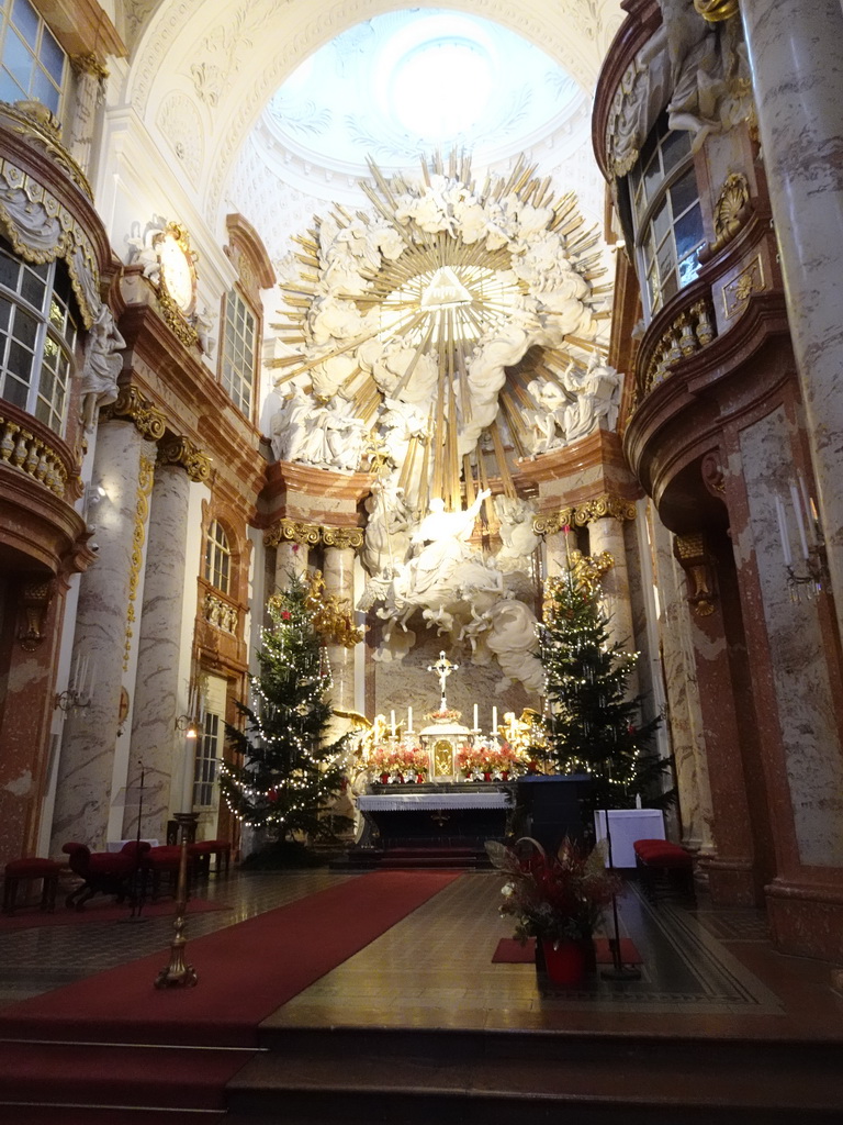 Apse and altar of the Karlskirche church