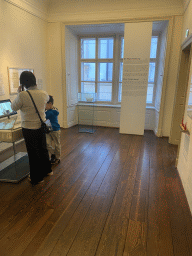 Miaomiao and Max at Mozart`s apartment at the first floor of the Mozarthaus Vienna museum