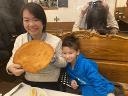 Miaomiao and Max with a Wiener Schnitzel at the Figlmüller at Wollzeile restaurant