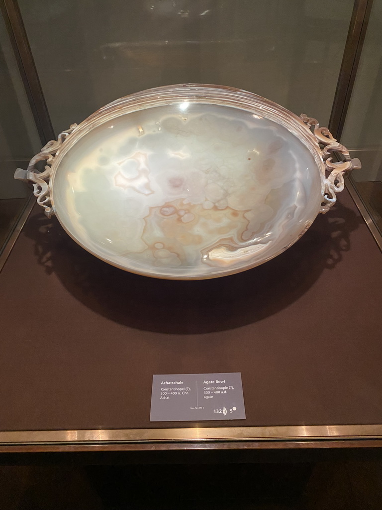 Agate bowl at Room 8 of the Imperial Treasury at the Hofburg palace, with explanation