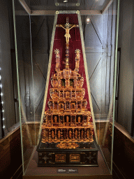 Amber Altar at room III of the Imperial Treasury at the Hofburg palace, with explanation
