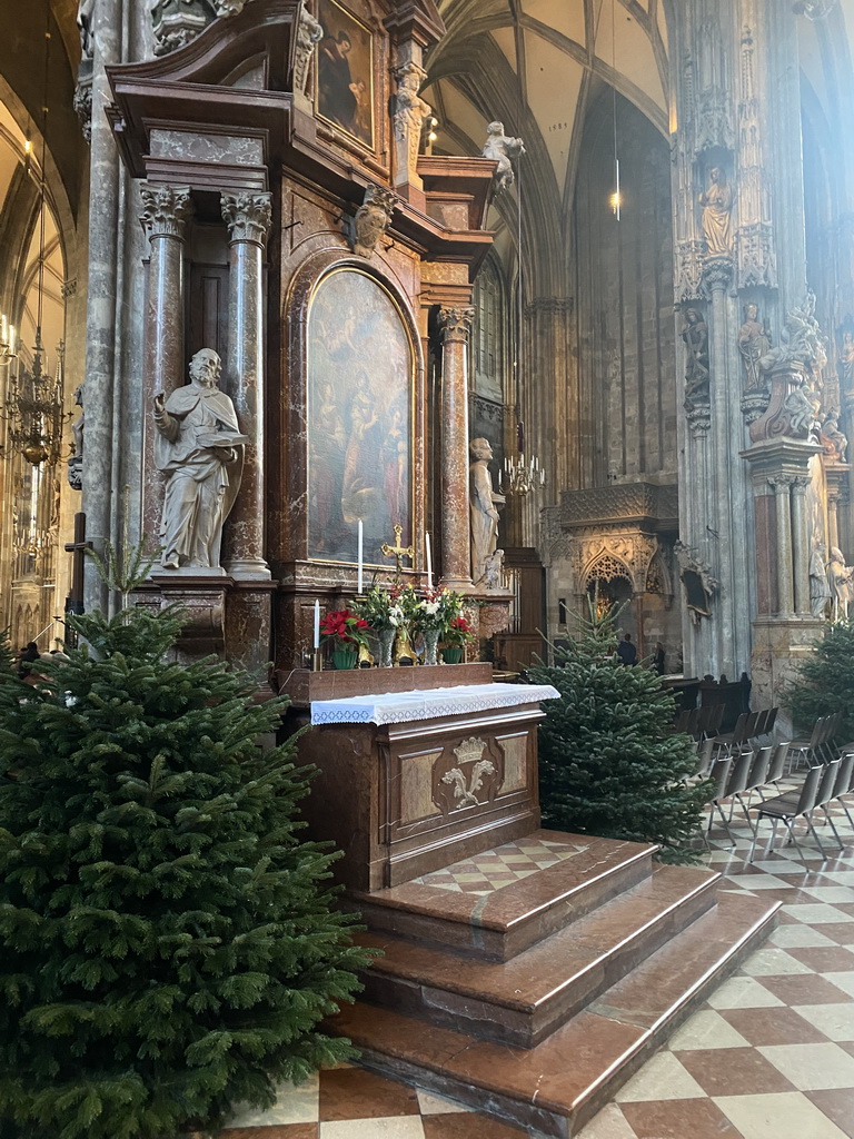 Altar inbetween the north aisle and the nave of St. Stephen`s Cathedral