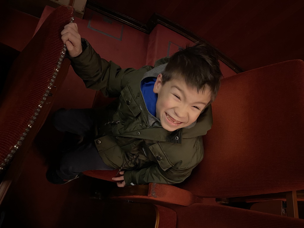 Max at the Main Balcony of the Auditorium of the Wiener Staatsoper building