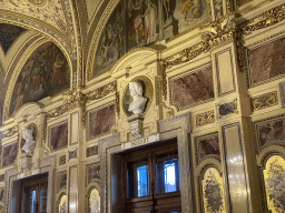 Busts of Christoph Willibald Gluck and Wolfgang Amadeus Mozart at the Schwind Foyer at the upper floor of the Wiener Staatsoper building