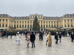 Parade Court with christmas tree and christmas stalls in front of the Schönbrunn Palace