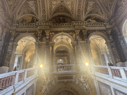 Main staircase of the Kunsthistorisches Museum Wien, viewed from the upper ground floor