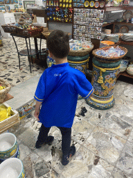 Max at the Ceramica Artistica Falcone pottery store at the Corso Umberto I street