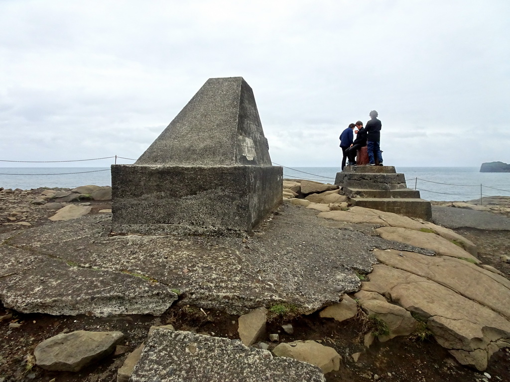 Stone at the highest point of the lower viewpoint of the Dyrhólaey peninsula