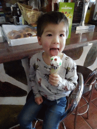 Max with an ice cream at the Restaurante Cafetería Tito