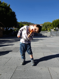 Max with an ice cream at the Plaza Doctor Pérez Cáceres square