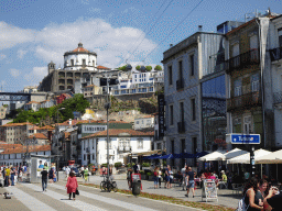 The Avenida de Diogo Leite street and the Mosteiro da Serra do Pilar monastery