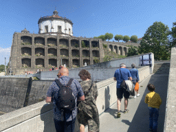 Max walking from the Gaia Cable Car building at the Jardim do Morro park to the Miradouro da Ribeira viewing point and the Mosteiro da Serra do Pilar monastery