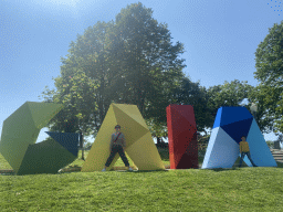 Miaomiao and Max with `Gaia` letters at the Jardim do Morro park