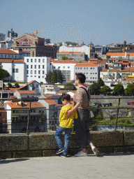 Miaomiao and Max at the Miradouro da Serra do Pilar viewing point at the Largo Aviz square, with a view on the east side of Porto