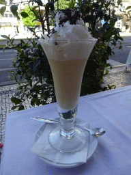Irish coffee at the terrace of the Caffè Italia Gaia restaurant at the Avenida da República street