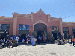 Front of the Mercado Beira-Rio market at the Avenida de Ramos Pinto street