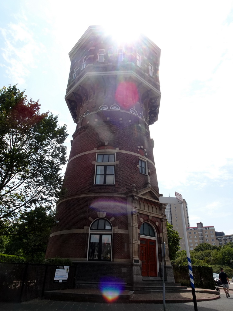 Water tower at the Badhuisstraat street, viewed from the car