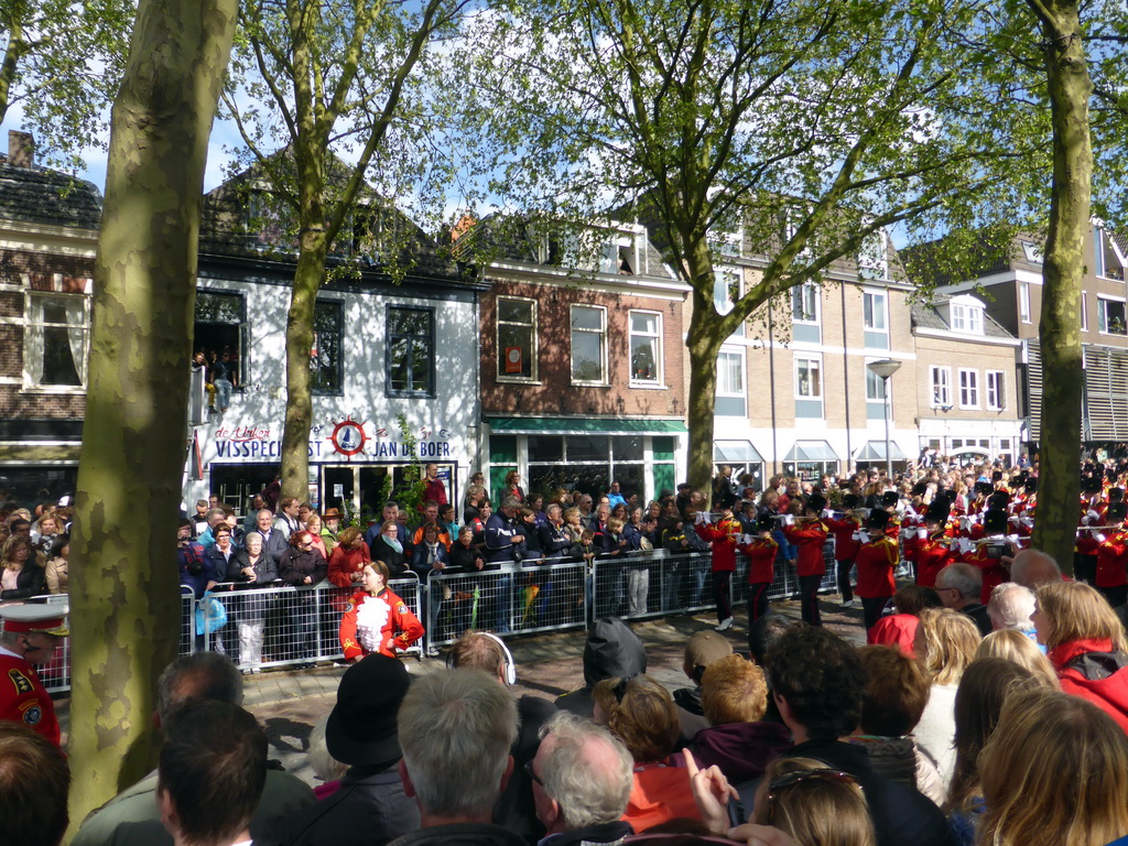 Fanfare at the Stationsstraat street, during the Liberation Day procession