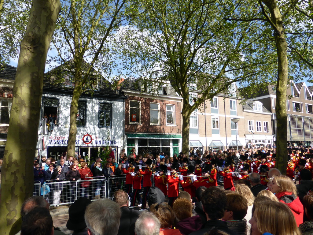 Fanfare at the Stationsstraat street, during the Liberation Day procession